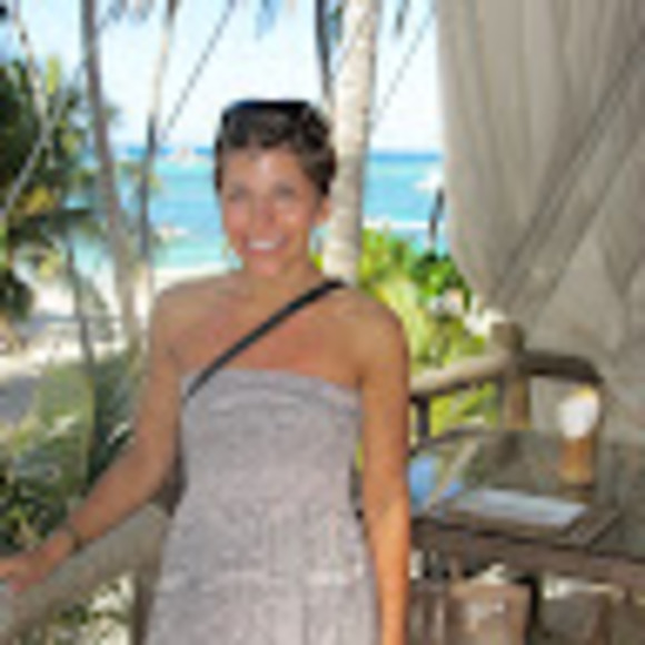 Meet your Posher, Robyn - Picture 1 of 1